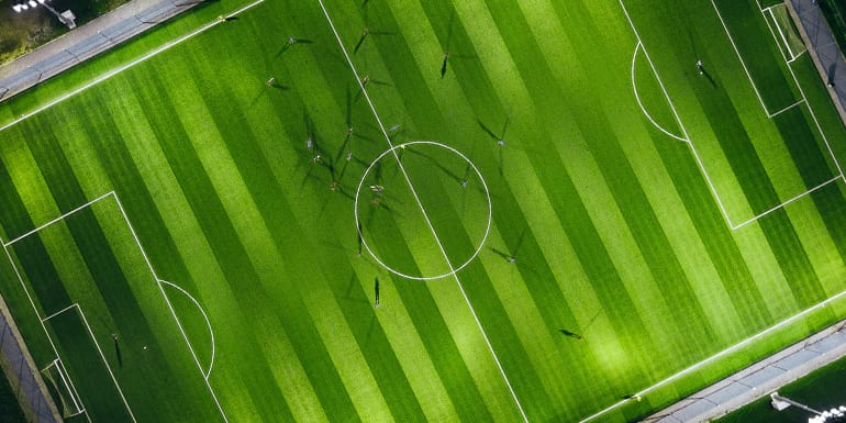 pielęgnacja boisk trawiastych